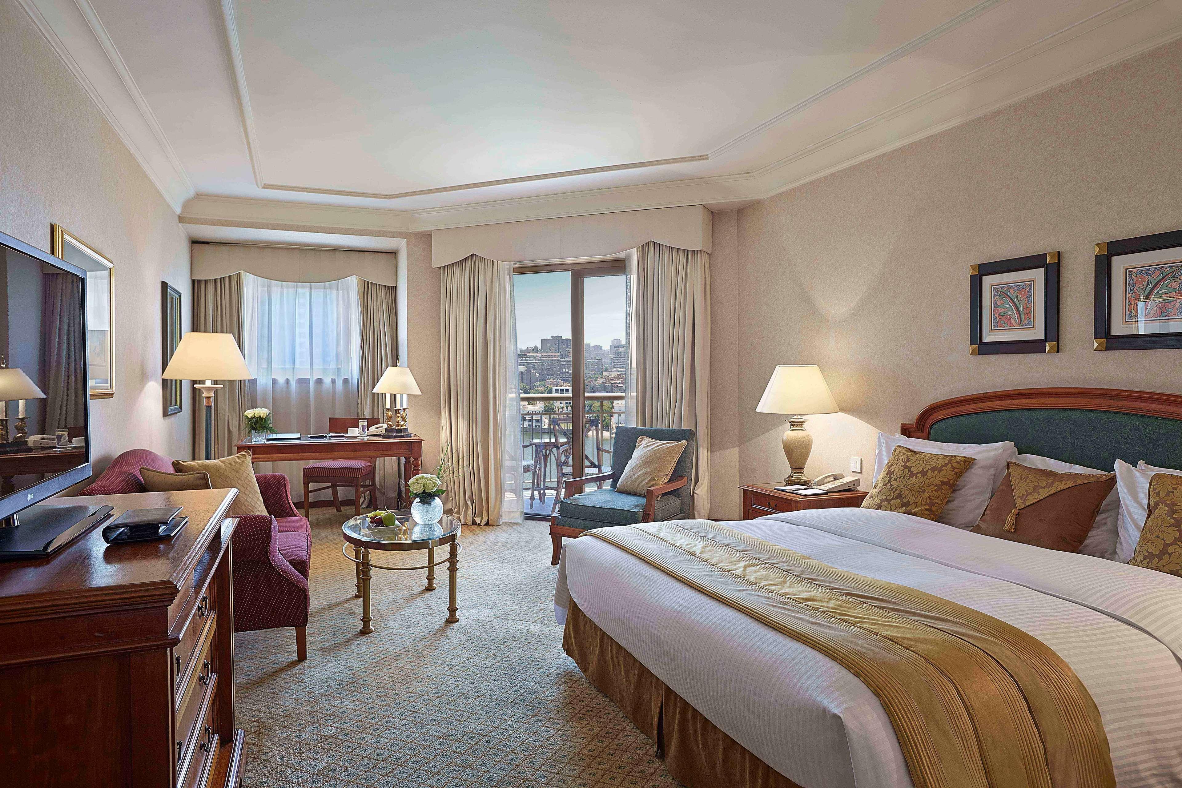 콘라드 카이로 호텔&카지노 외부 사진 A room at the Four Seasons Hotel, Cairo