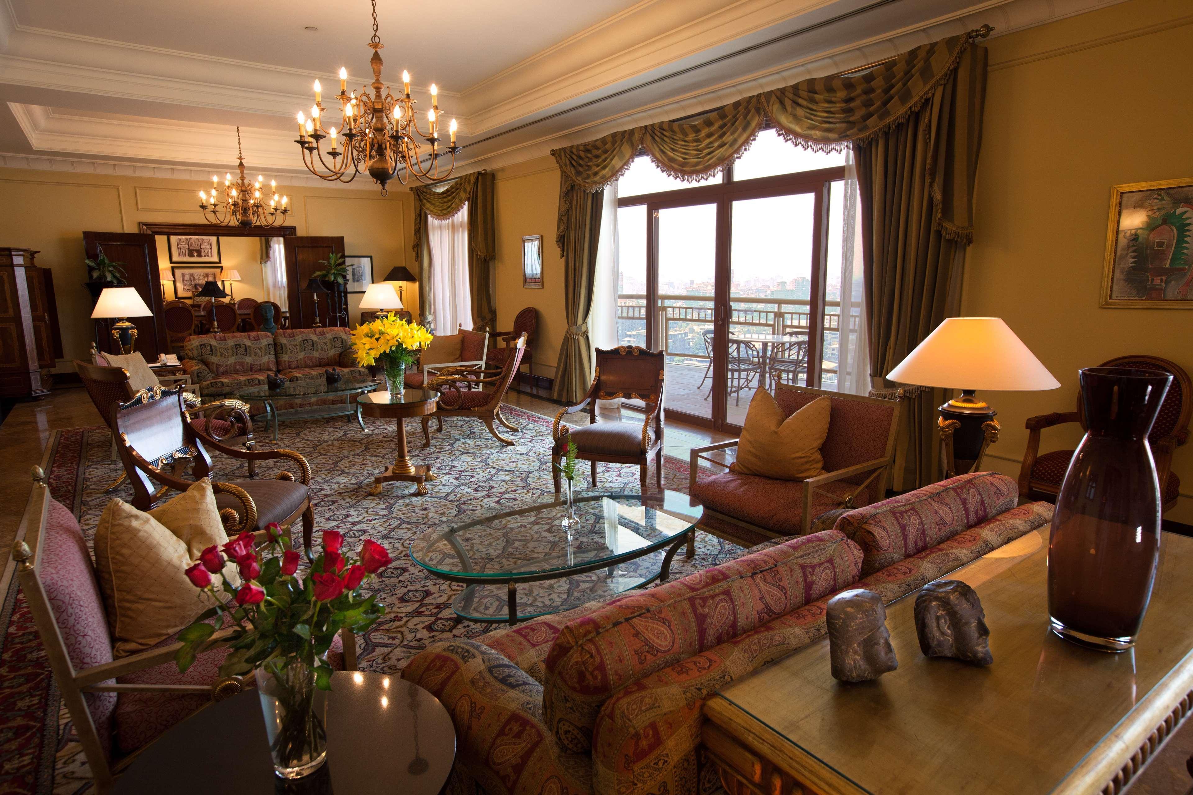 콘라드 카이로 호텔&카지노 객실 사진 A suite at the Ritz-Carlton, Dubai