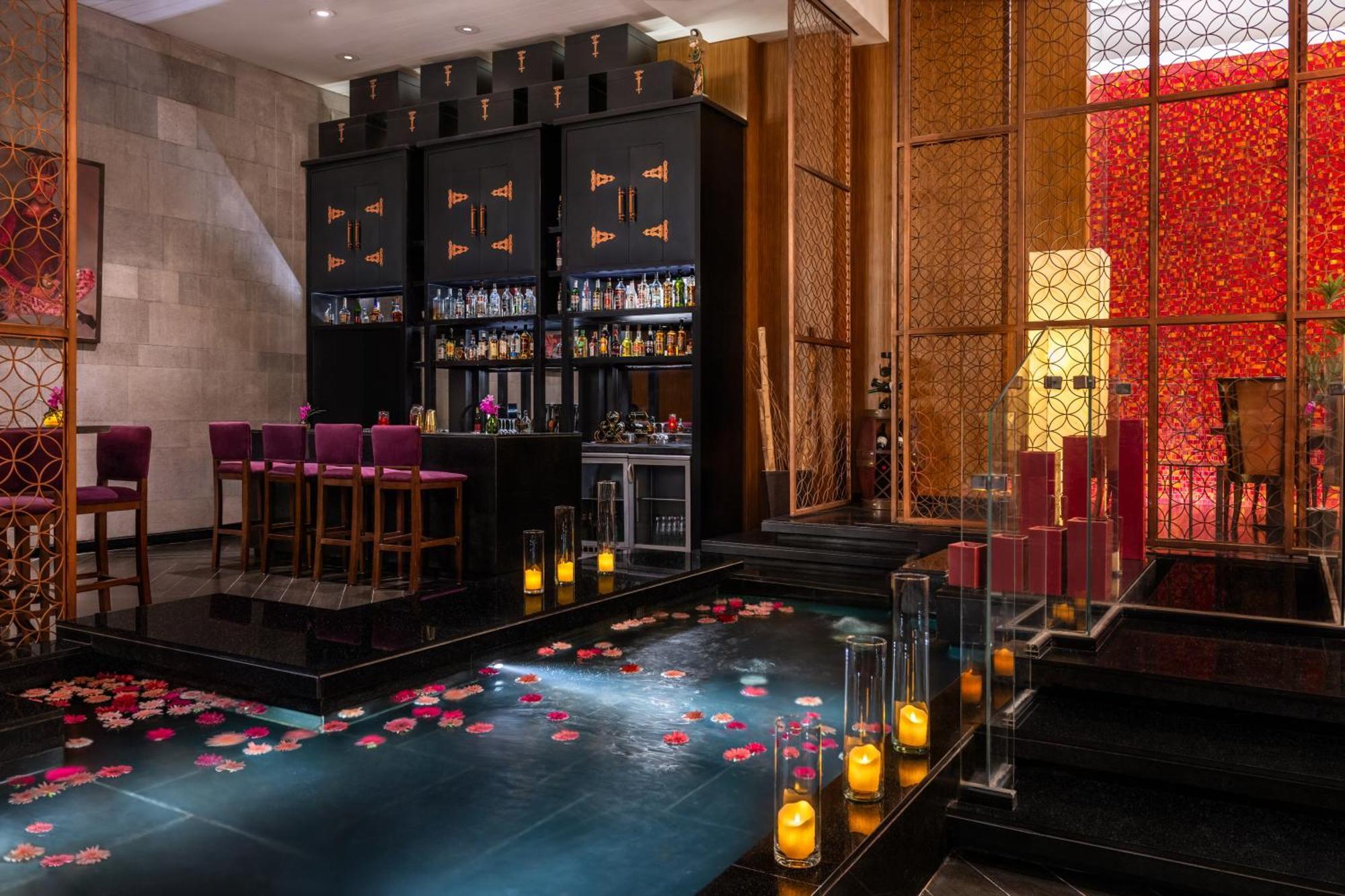 콘라드 카이로 호텔&카지노 외부 사진 The bar at the Taj Mahal Palace