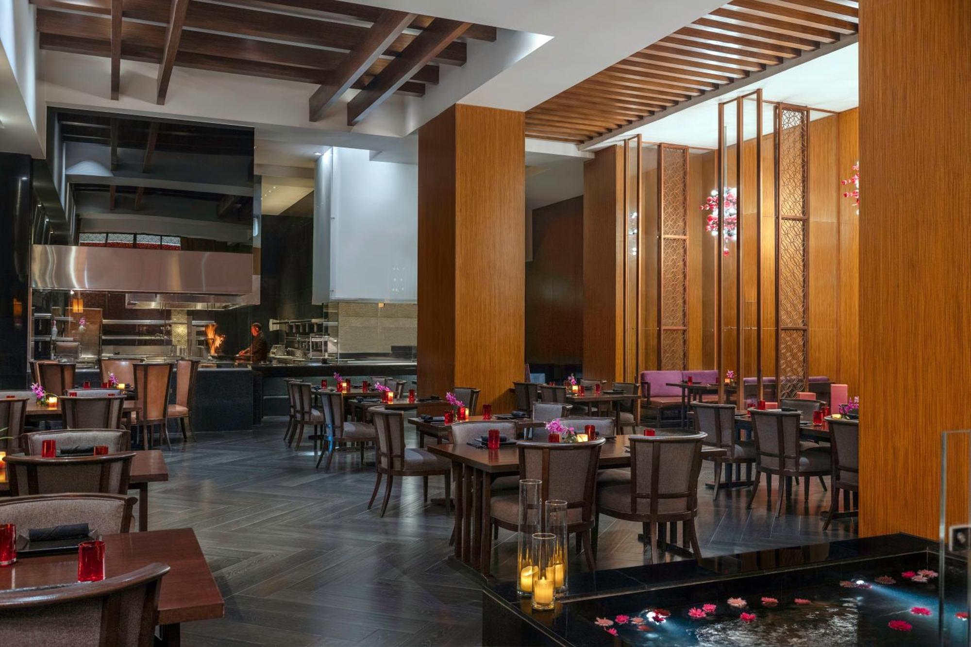 콘라드 카이로 호텔&카지노 외부 사진 The interior of the restaurant